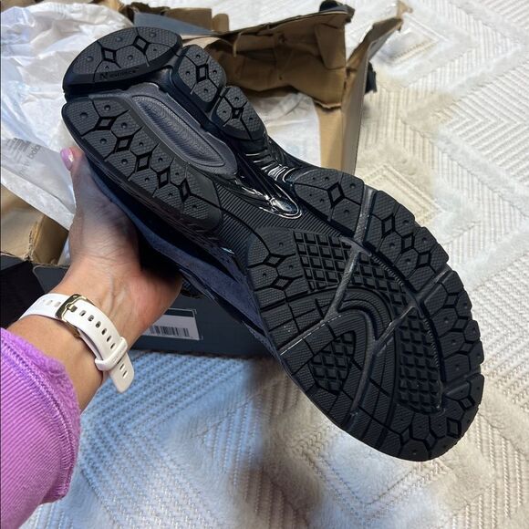 New Balance 2002R - Picture 3 of 11